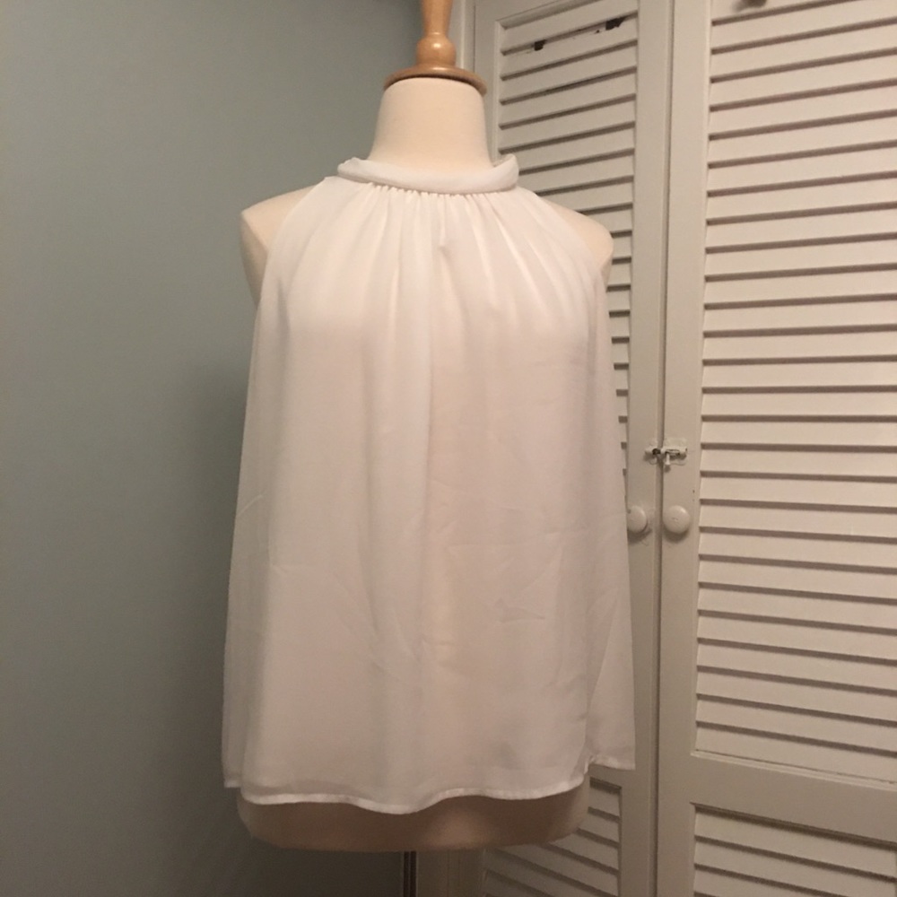 Eva Mendes Sleeveless White Blouse